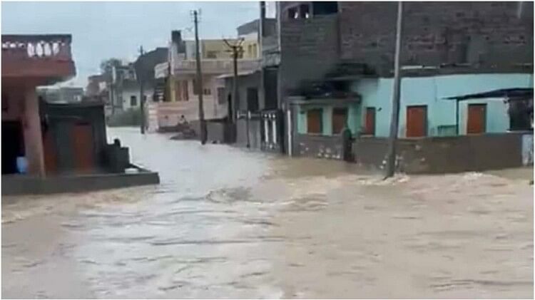 Cyclone Biparjoy: तूफानी तबाही की तस्वीरें…बाड़मेर में बारिश ने 25 साल का रिकॉर्ड तोड़ा, ये जिले भी पानी-पानी