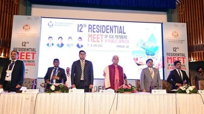 J&K: अकाउंटेंसी सिर्फ बैलेंस शीट का मामला नहीं, बल्कि देश के विकास की मजबूत नींव रखने से जुड़ा- उपराज्यपाल lg manoj sinha said Accountancy is not just matter of balance sheet but related to laying a strong foundation