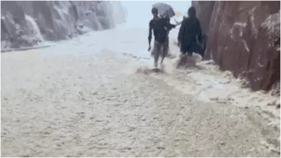 Biparjoy Cyclone in Rajasthan Update: Flood situation in Barmer Sirohi and Jalore Weather News in Hindi