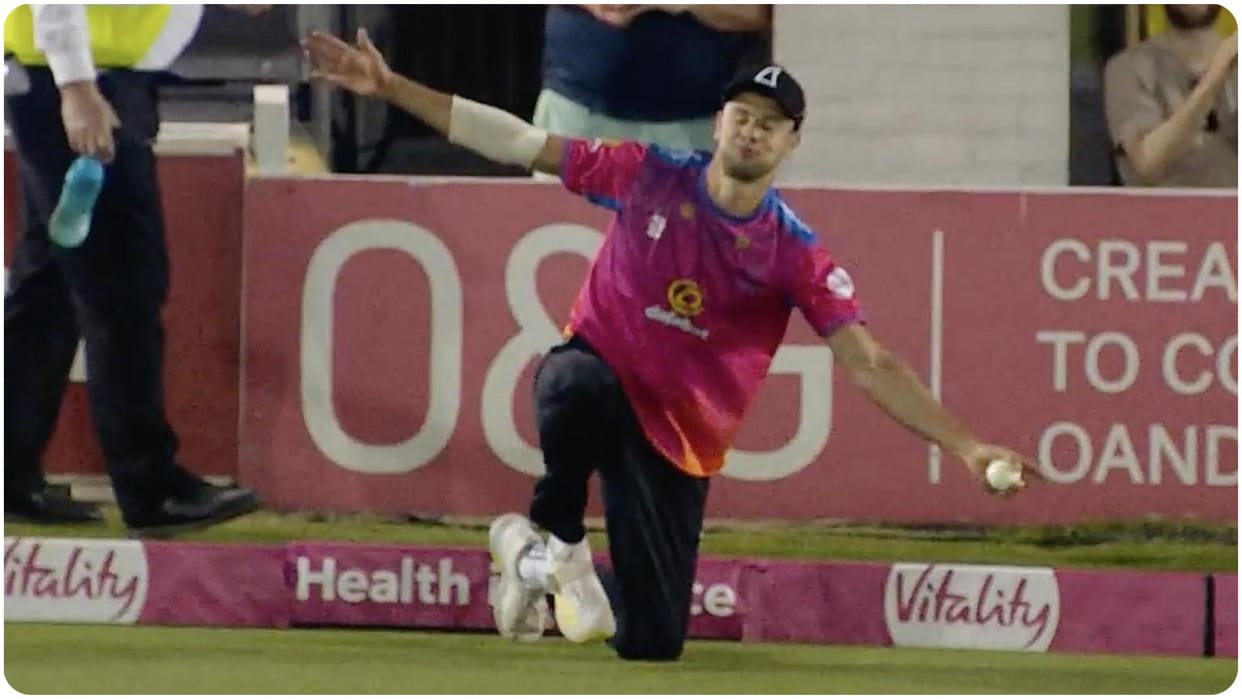 T20 Blast 2023 Brad Currie Takes Flying Catch Near Boundary Rope Watch Video