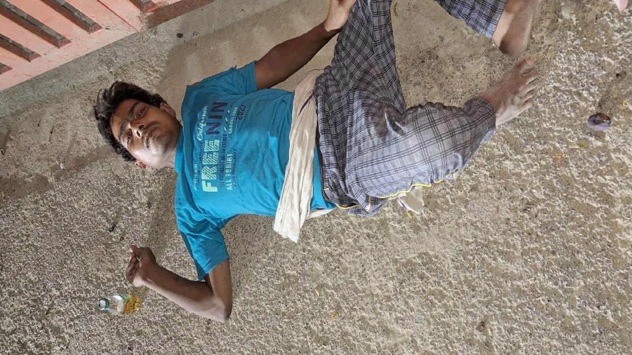 Drunk young man kept sleeping between the railway tracks, goods train passed by