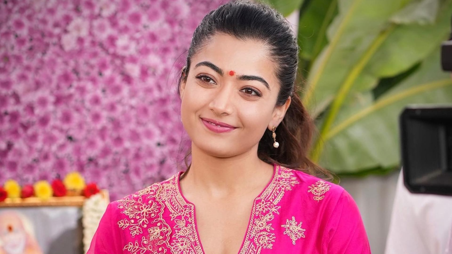 Rashmika Mandanna animal actress manager cheated her of 80 lakhs get fired pushpa 2