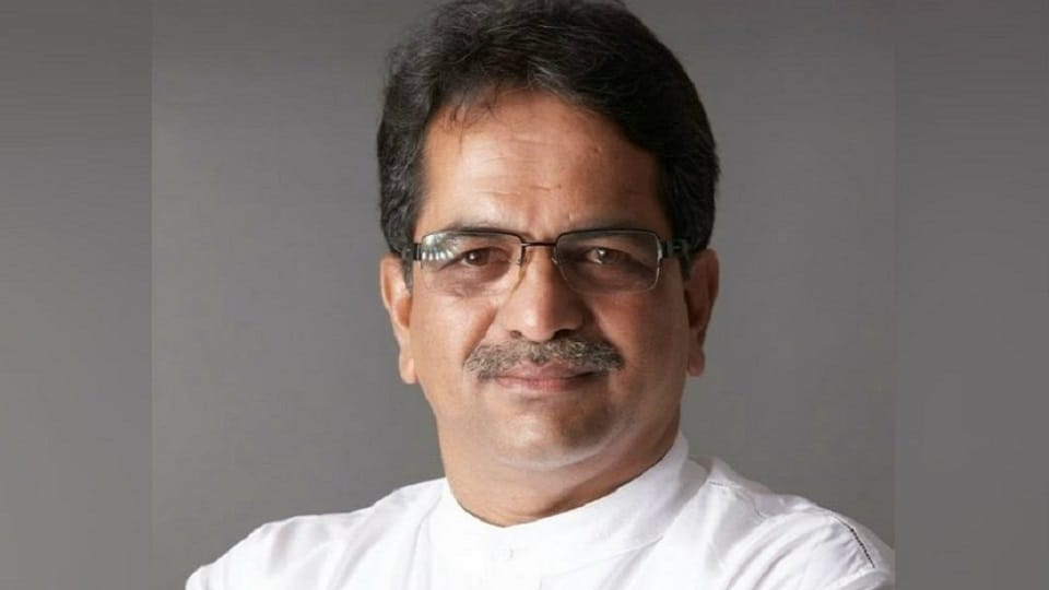 Shishir Shinde resigned from the Uddhav Thackeray led Shiv Sena Maharashtra news and updates