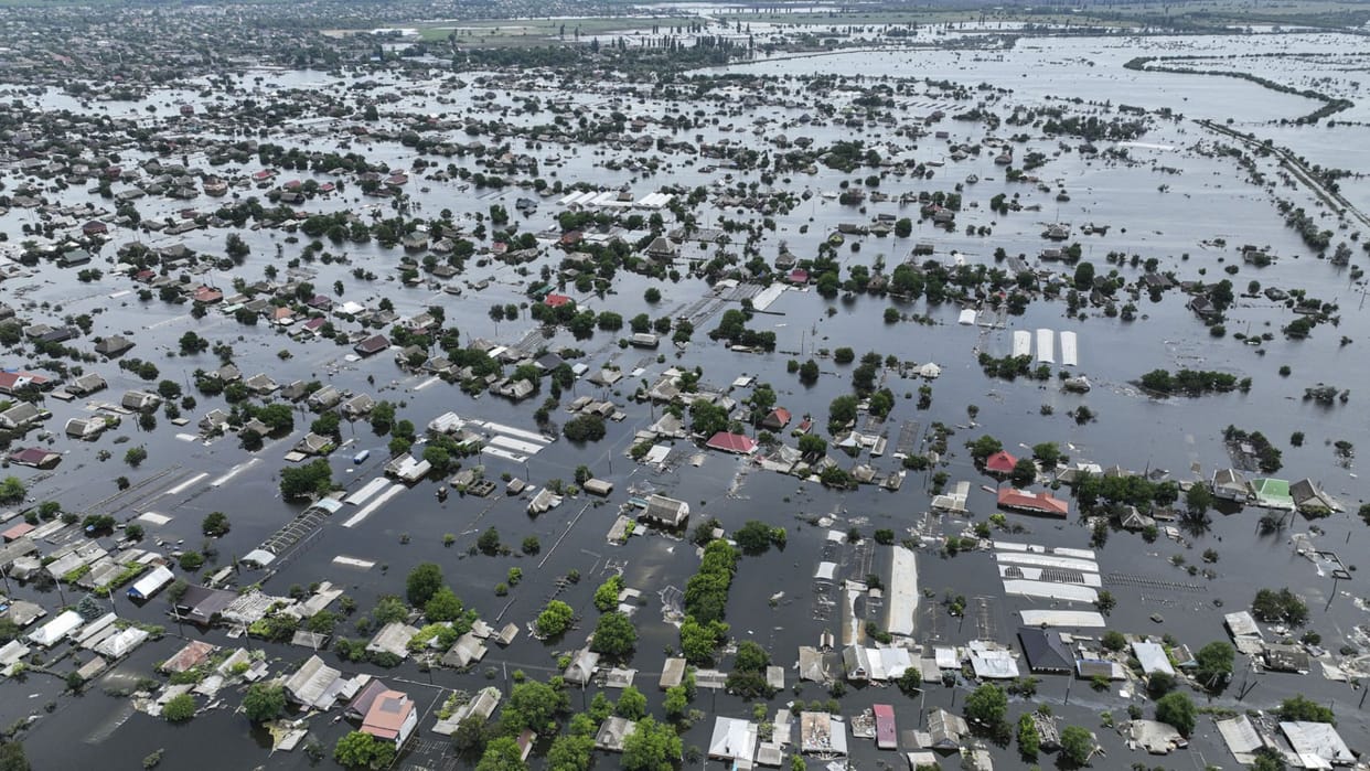 ukraine death missing toll in nova kakhovka dam collapse russia war