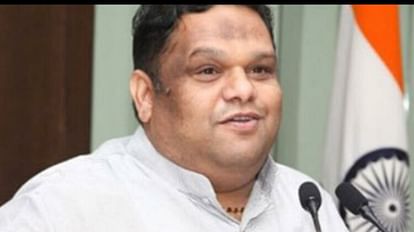 Delhi : NCPCR ने जूनागढ़ एसपी को लिखी चिट्ठी- नाबालिगों के हिंसा में शामिल होने पर कार्रवाई की मांग NCPCR writes to Junagadh SP, demands action over minors taking part in violence