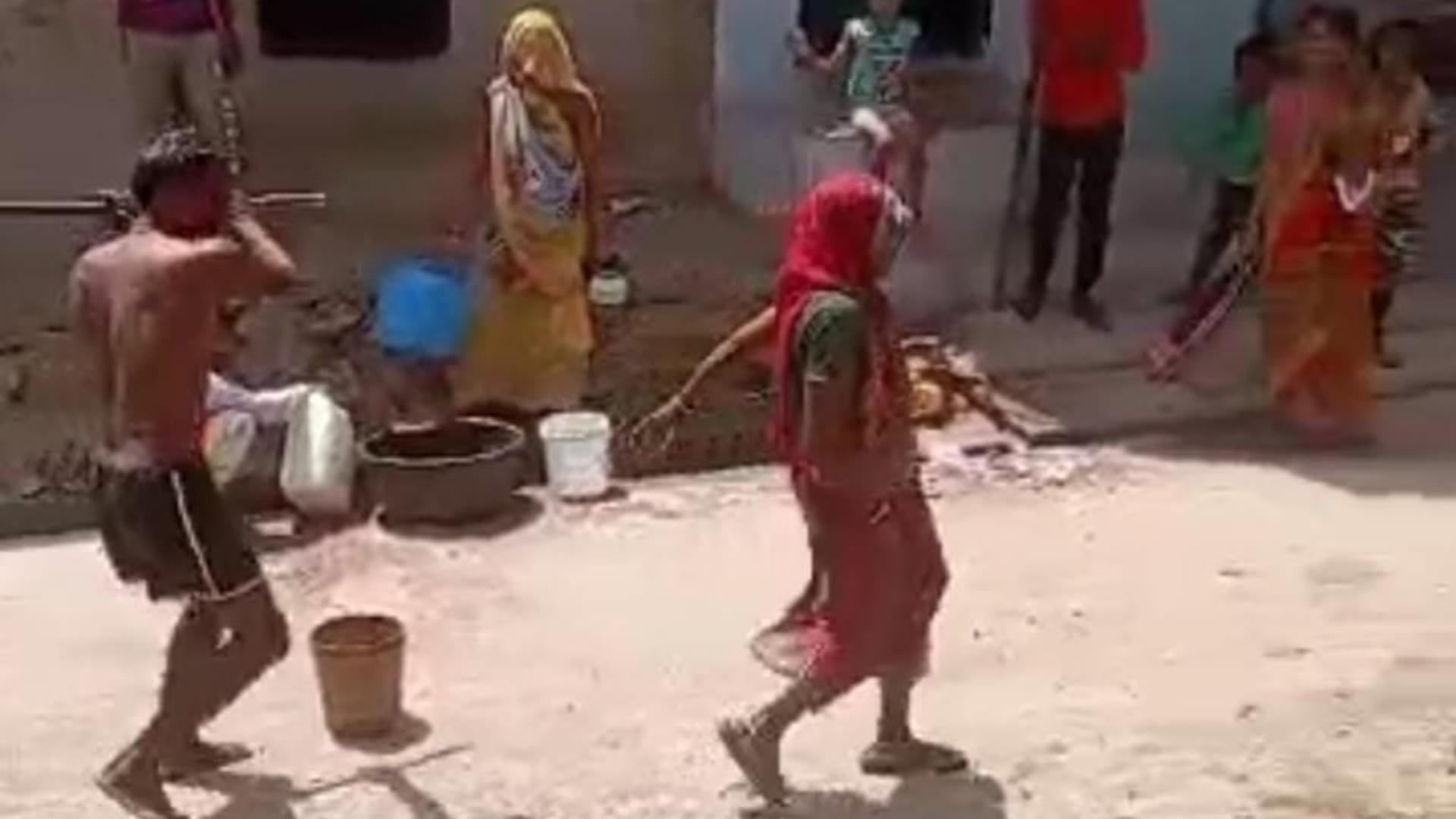 छतरपुर में मां को पीटने का मामला सामने आया है।