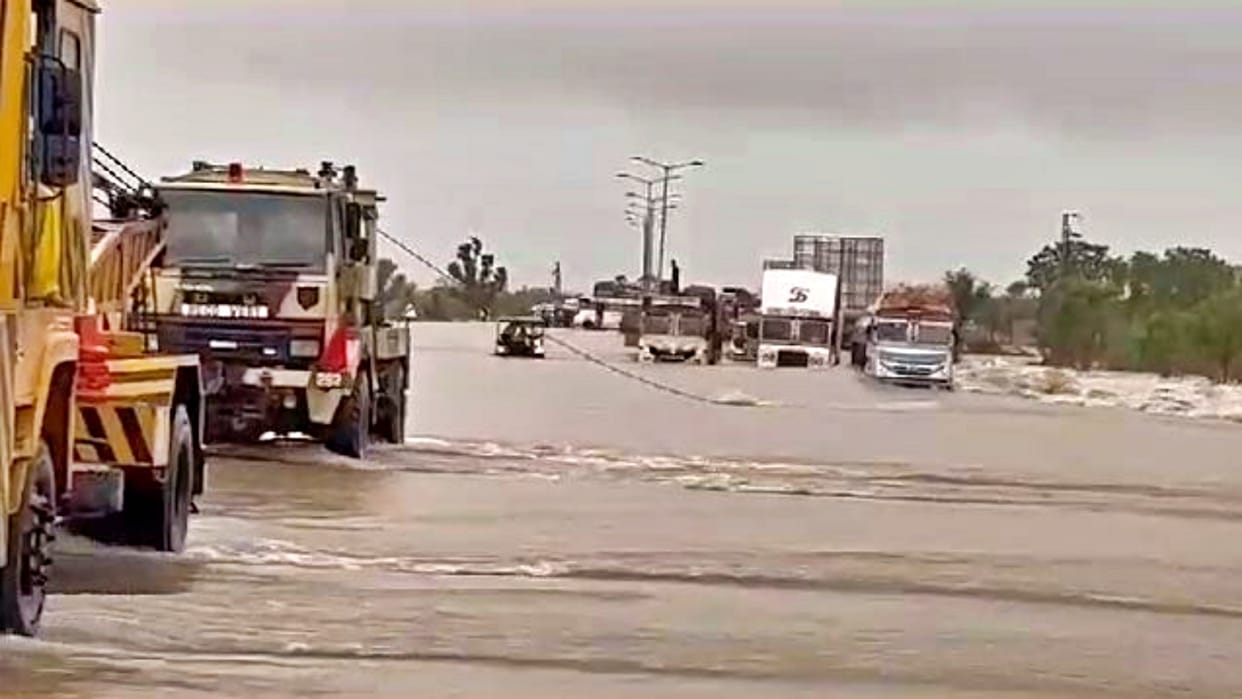 Air Force personnel engaged in saving the lives of six people trapped in Pali Pava