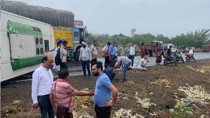 Guna: The bus going from Guna to Gwalior overturned uncontrolled, more than a dozen injured