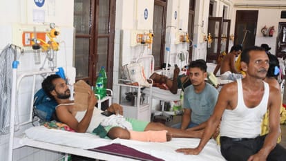High fever and vomiting patients increased in emergency of district hospital