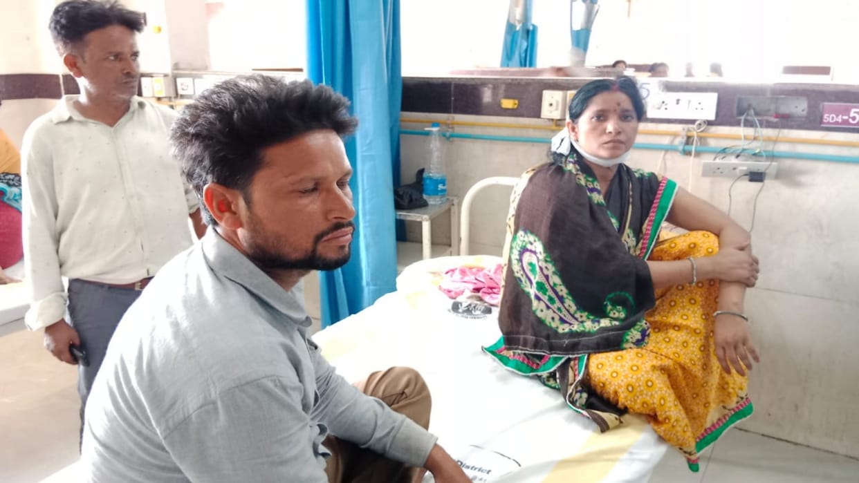 Husband seriously injured wife by beating her for opposing illegal relationship with sister-in-law in Bettiah