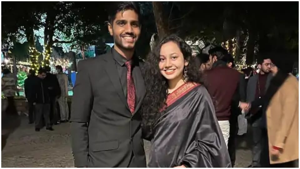 IAS Love Story Tina Dabi IAS Sister Riya Dabi Married IPS Manish Kumar