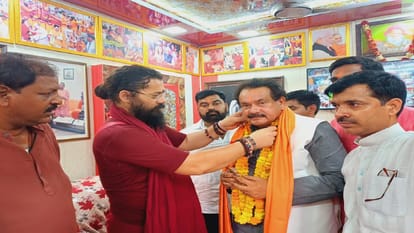 Union Minister SP Singh Baghel reached Umesh Pal's house, said - Police will catch the absconding accused soo