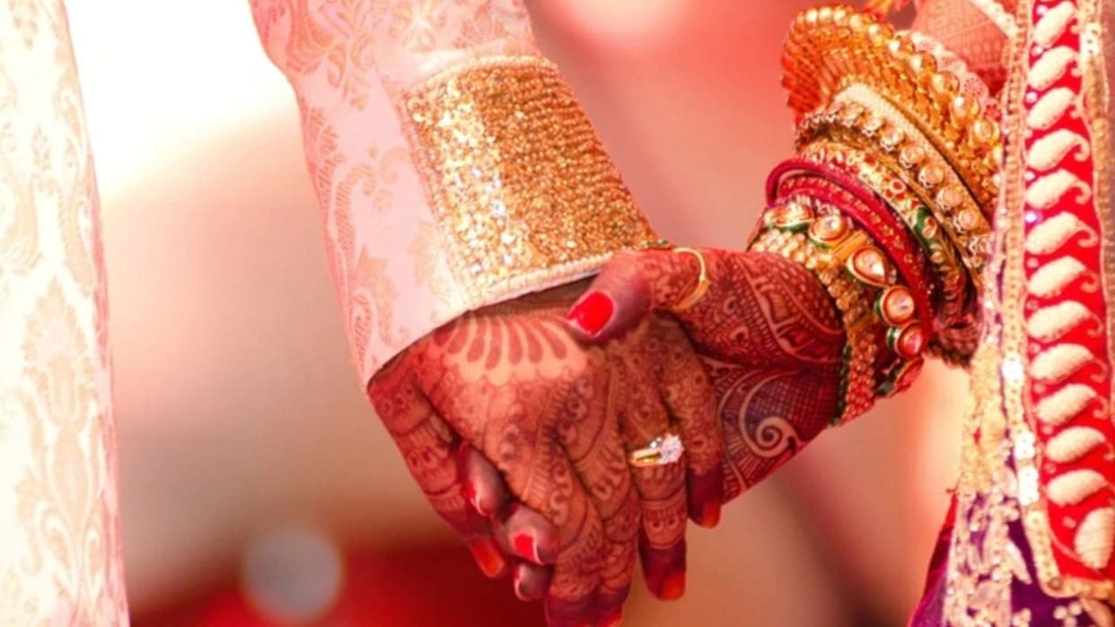 kerala bride forcefully taken away from marriage mandap by police know what is matter