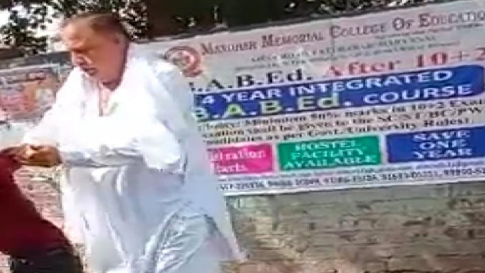 Attempt to pick pocket of roadways worker at Fatehabad bus stand