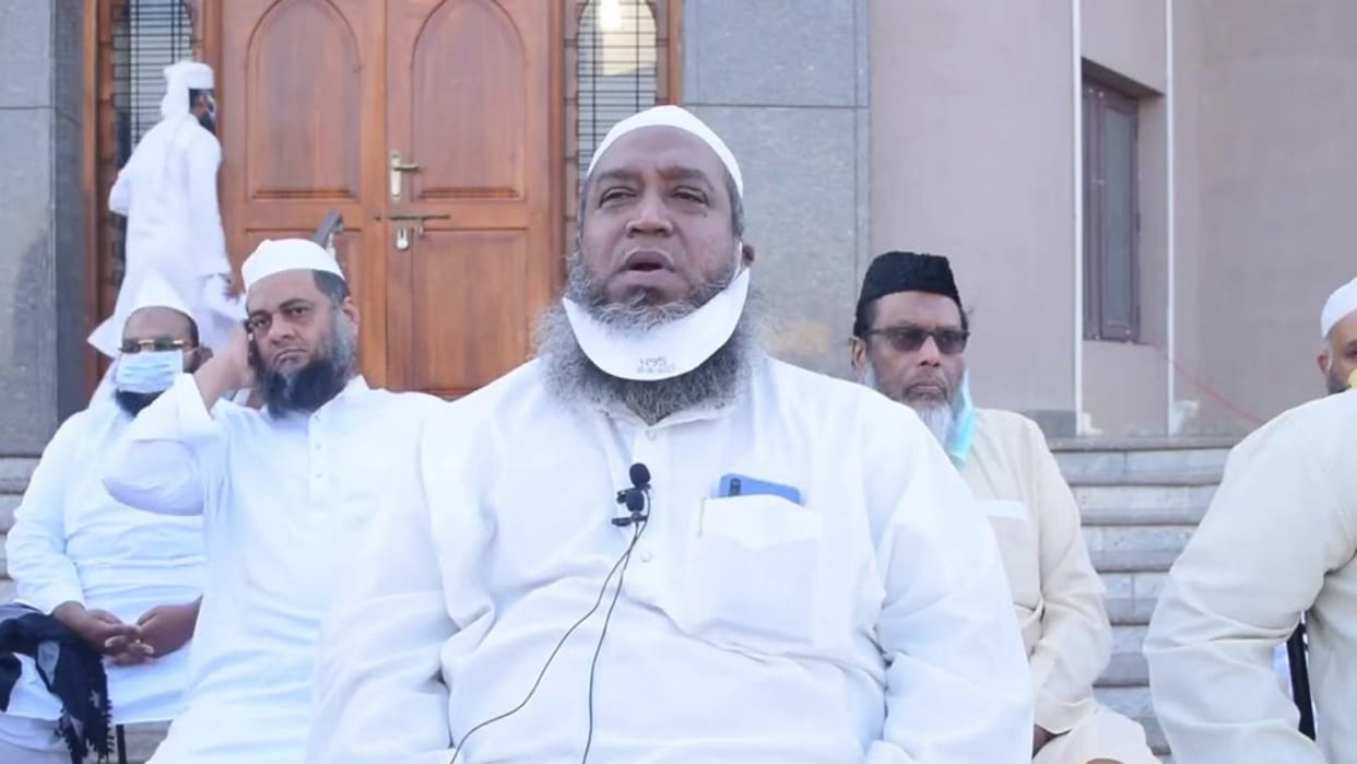 Karnataka Cleric cautions Muslims against slaughtering particular animal as anti cow slaughter law still place