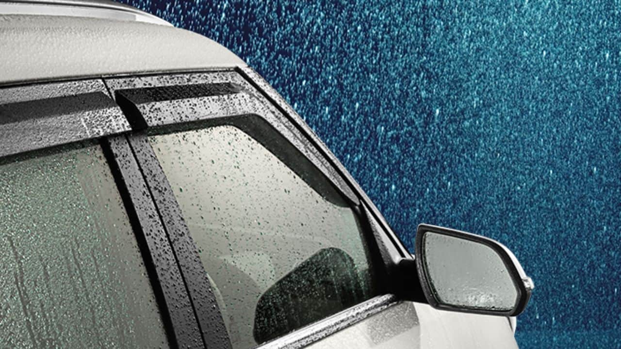 Use rain repellent on windshield in monsoon, It will be easy to drive a car in the rainy season