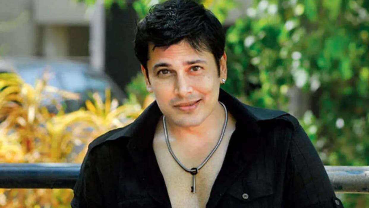 FIR Filed against Kasauti Zindagi Kay Fame Cezanne Khan for Domestic Violence and Extortion