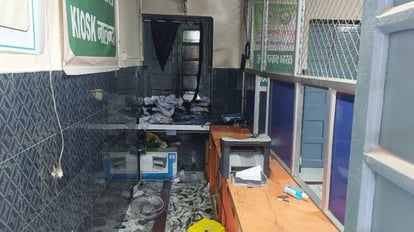 Bihar News: बिहार शरीफ सदर अस्पताल के आयुष्मान भारत केंद्र में लगी आग; प्रिंटर-पंखा समेत अन्य सामान खाक Fire broke out in Ayushman Bharat Center of Bihar Sharif Sadar Hospital in Nalanda
