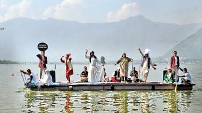 जम्मू-कश्मीर: खेल प्रतिभाओं को विश्वस्तरीय सुविधाएं प्रशासन करवाएगा उपलब्ध, जश्न-ए-डल के विजेता सम्मानित Jammu Kashmir: Administration will provide world-class facilities sports talents, winners of Jashn e Dal honor