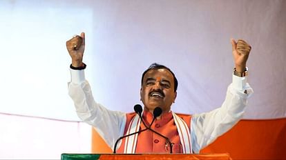 डिप्टी सीएम का सपा पर हमला: केशव मौर्य बोले- इटावा में कमल खिले तो सैफई वालों के सीने में होता है दर्द Deputy CM Keshav Prasad Maurya gave a statement against SP
