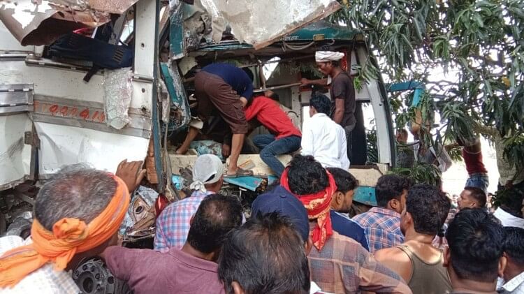 Damoh Accident सागर जबलपुर स्टेट हाईवे पर कंटेनर और यात्री बस की भिड़ंत तीन की मौत पांच घायल