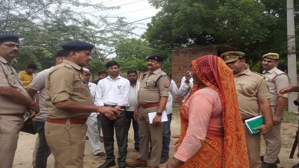 Mainpuri triple murder case Village shaken by painful screams pictures of sensational incident