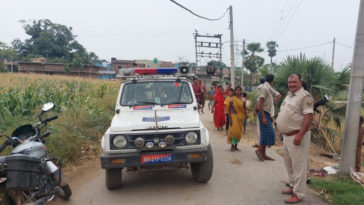 Fierce stone pelting between two sides in Nalanda; Two injured, police arrived to restore peace