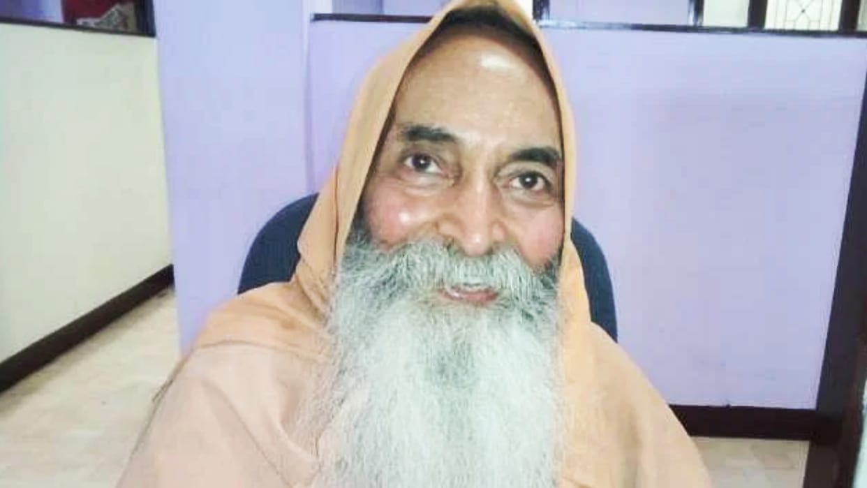 Yog Guru Swami Gauriswranand Puri Maharaj said surya namaskar 12 poses is must for everyone