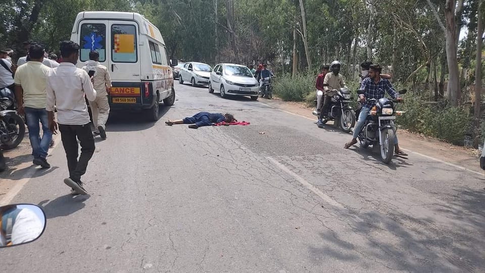 Tragic accident in Jind: Bike collided with truck, five including three children died, six people riding bike