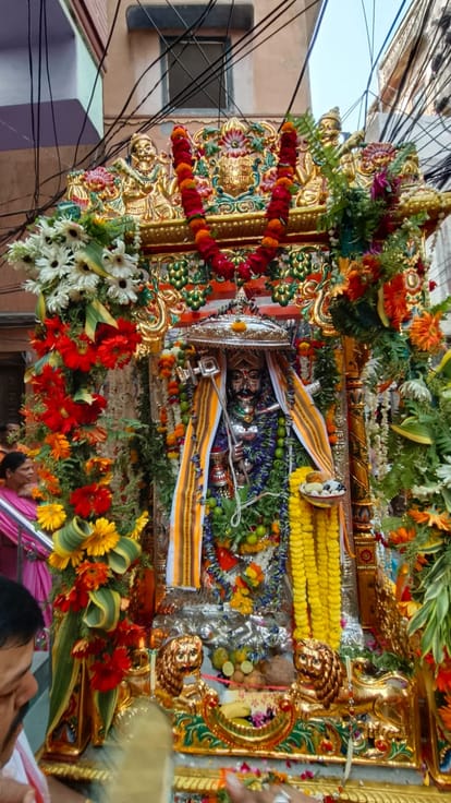 Varanasi The 70th grand procession of Kaal Bhairav came out with great fanfare, devotees swinging in the sc