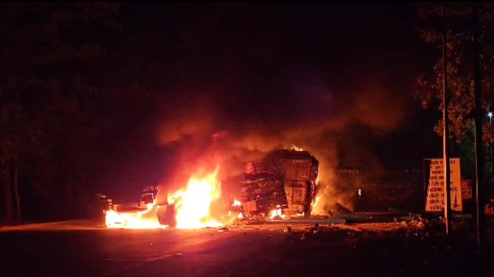 Two trucks and pickup collided in Kanker