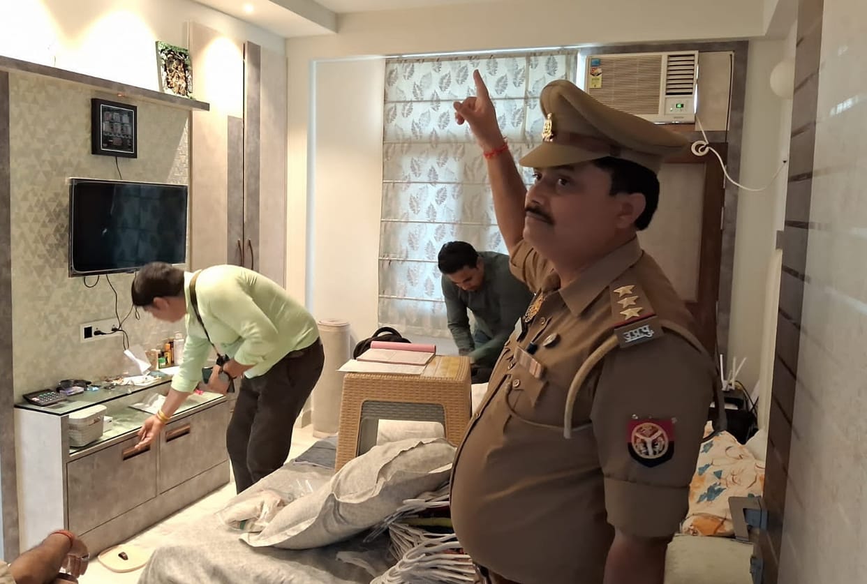 Suspicious death of a woman, dead body found hanging, allegation of maternal side  murder by strangulation