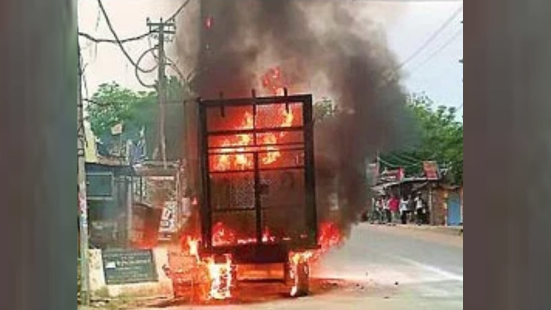 People angry because of power cut attacked on a unit in Lucknow.