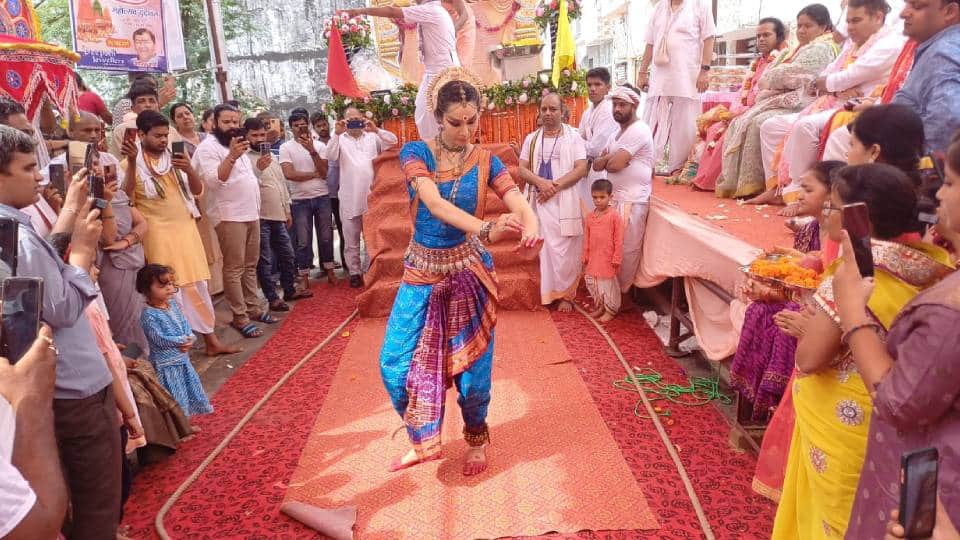 Rath Yatra Festival celebrated with great pomp at Thakur Shri radha Damodar Temple in Vrindavan at Mathura