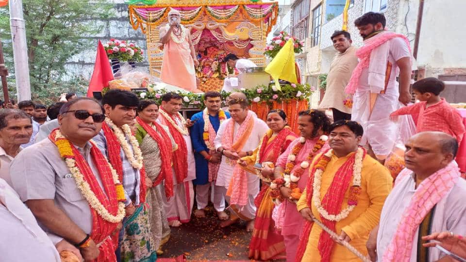 Rath Yatra Festival celebrated with great pomp at Thakur Shri radha Damodar Temple in Vrindavan at Mathura