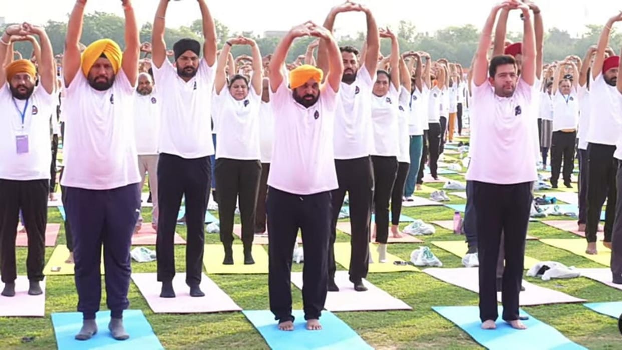 Chief Minister Bhagwant Mann did yoga in Yogashala in Jalandhar