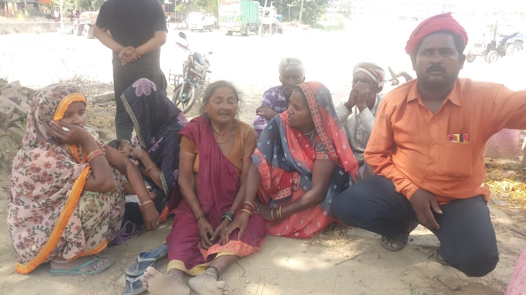 Bhadohi Suspense over the death of the young man, the family alleges murder, many bruises on the body