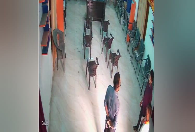 Bijnor: CDO accused of exploiting employee, video viral of slapping and getting sit-ups