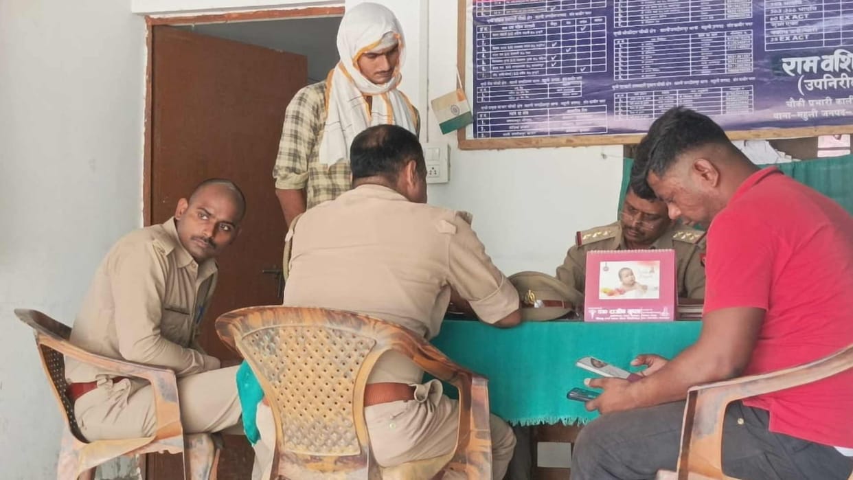 Policemen who came to settle dispute were beaten up