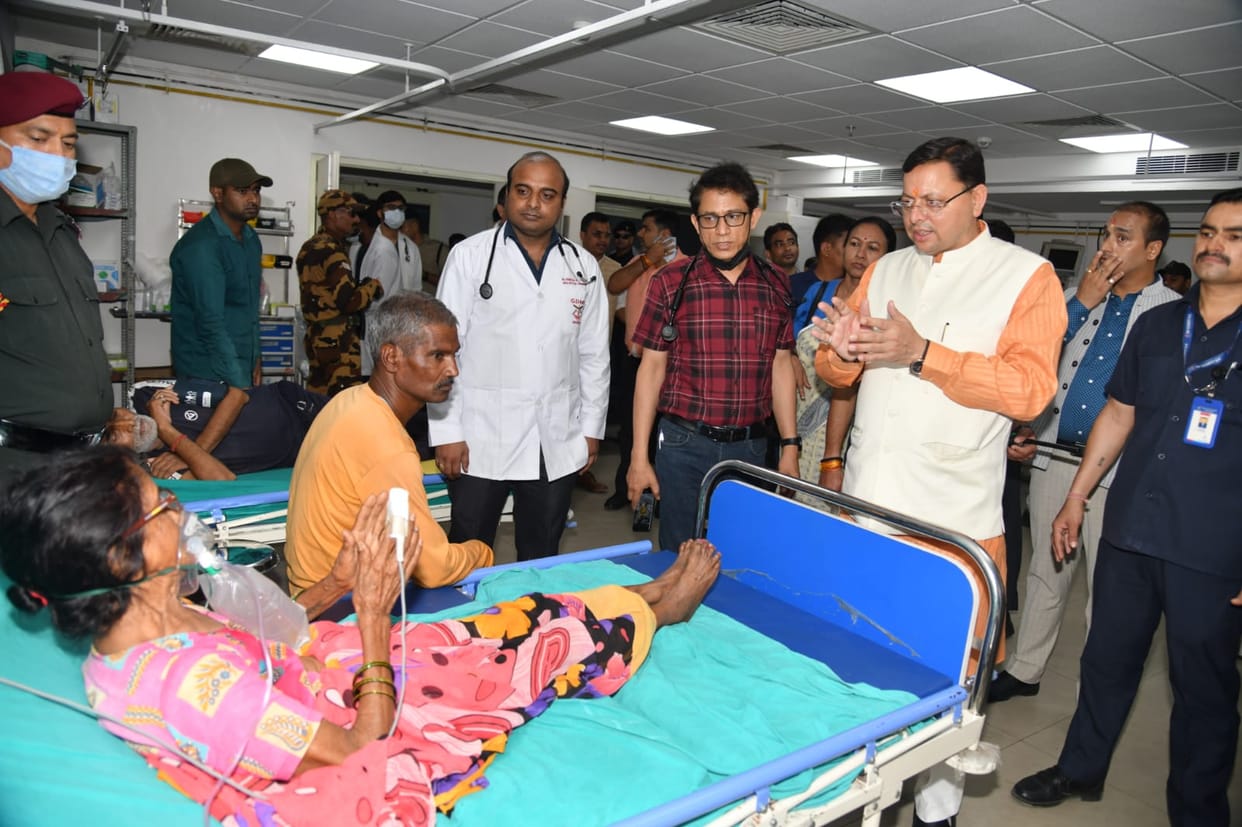 Uttarakhand CM pushkar singh Dhami surprise inspection in Doon Medical College and Meet patients