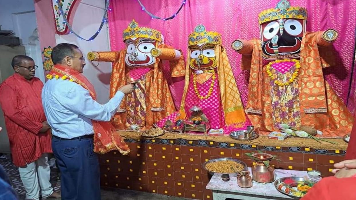 Umaria News Grand Jagannath procession taken out from Maa Birasini Temple located in Birsinghpur Pali