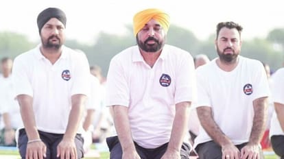 Yoga Day: योग पर भारी पड़ी राजनीति, कांग्रेस-आप सहित कई दलों का मिला साथ Yoga Day: Politics overshadowed on Yoga, many political parties including Congress AAP come together