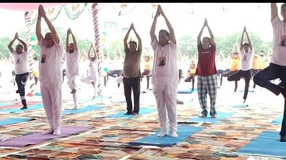 International Yoga Day 2023: CM Manohar Lal did yoga in Panipat, said- will included in curriculum of school