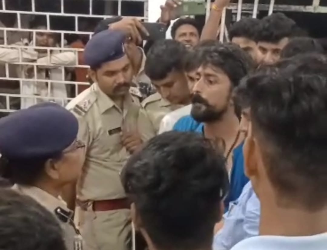 MP News: ABVP workers assaulted, FIR on college management, three lines attached including Bilkhiria TI BP Sin