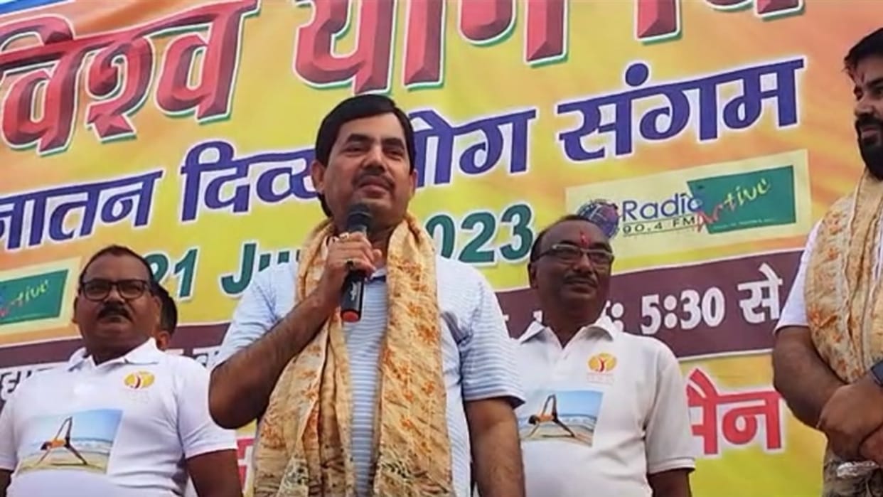 Taking a jibe at CM Nitish Kumar, BJP leader Shahnawaz Hussain says Paltasana yoga is most famous in Bihar
