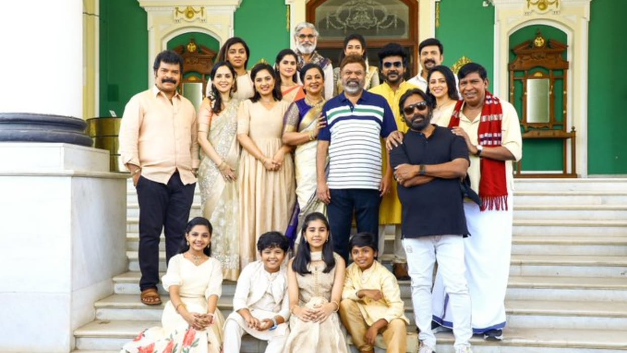 Chandramukhi 2 Kangana Ranaut Raghava Lawrence film team complete shooting wraps production see photos