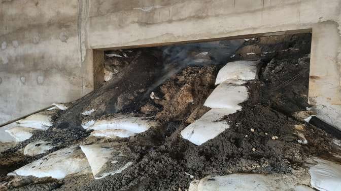 Fierce fire broke out in fish and poultry feed godown in Surajpur
