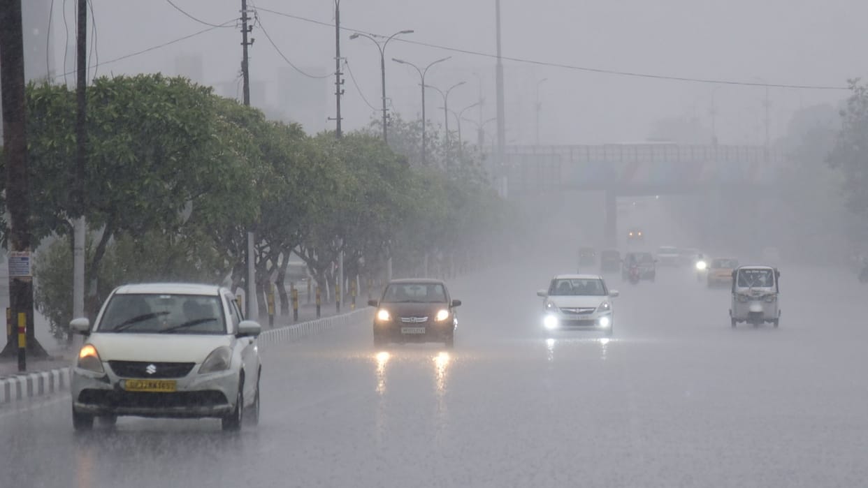 weather update in up and lucknow