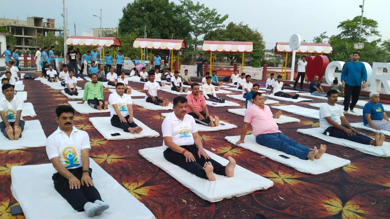 International Yoga Day 2023 Gorakhpur residents engaged in mass yoga