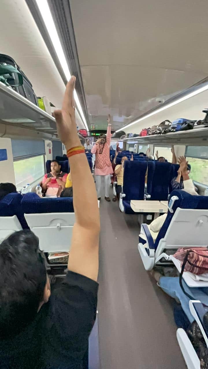 MP News: Krishna Mishra did yoga in Vande Bharat train, Home Minister participated in the program of new jail